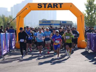 Elge Qyzmet Run: Елордада мемлекеттік қызметшілер арасында жүгіруден жарыс өтті