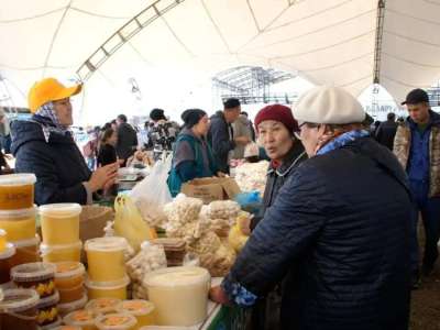 Елордадағы жәрмеңкеге Абай және Қызылорда облыстарының аграршылары өнімдерін алып келді