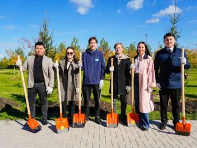 Шахматтан Қазақстан құрамасы елордада ағаш отырғызды