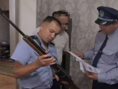 Түркістан облысында қаруды өз еркімен тапсырған азаматтарға сыйақы төленді