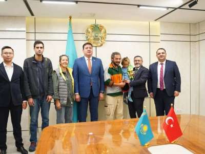 Автобуспен көшпенділер ойындарын көруге шыққан түрік отбасы Астанаға келді