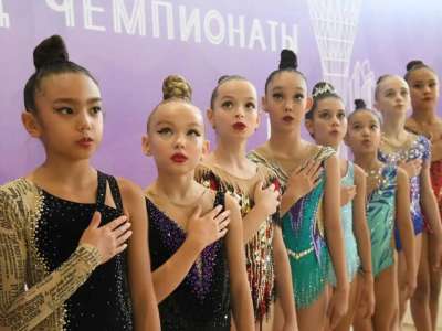 300-ден астам астаналық жас көркем гимнасшы қала чемпионатында бақ сынауда