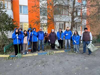Елорданың «Алматы» ауданының белсенді тұрғындары аумаққа тазалық жүргізді