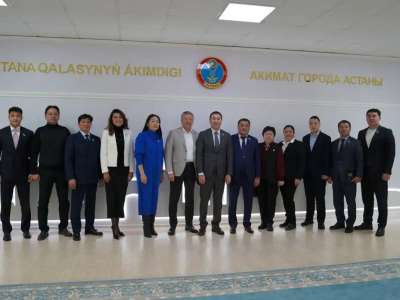 Астана қалалық мәслихатының депутаттары магистранттармен кездесті