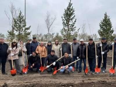 Зиялы қауым өкілдері елорданың «Есіл» ауданында 100 түп ағаш көшетін отырғызды