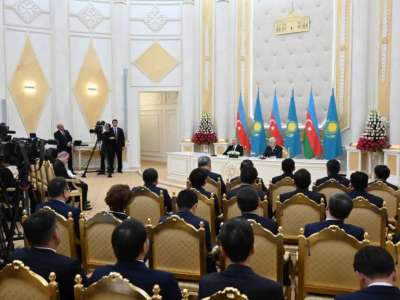 Қазақстан мен Әзербайжан президенттері брифинг өткізді