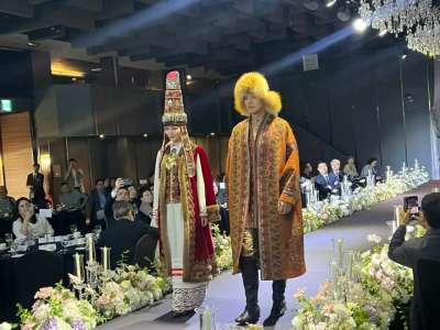 Оңтүстік Кореяда қазақтың дәстүрлі киімдері көрсетілді