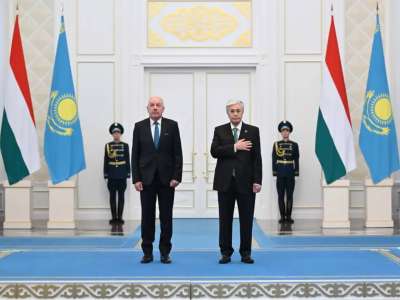 Тоқаев Ақордада Мажарстан Президентін салтанатты түрде қарсы алды