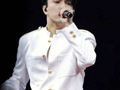 «Сен кішкентай баланың тірлігін жасадың»: Димаш желіде қазақ тіліне қатысты жазба жариялады