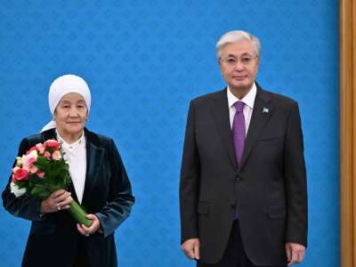 Тоқаев бір топ ұстазды мемлекеттік наградамен марапаттады