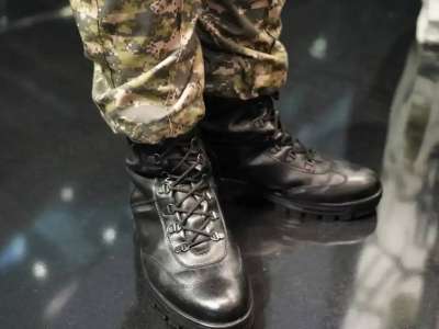 Алматыда сарбаз әскери бөлім ғимаратының үшінші қабатынан секіріп кетті