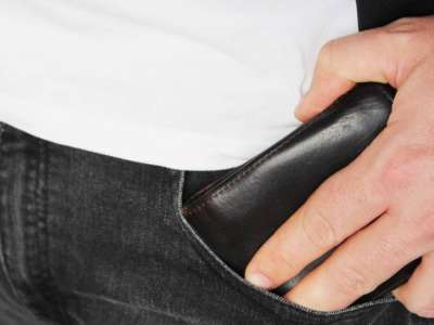 Бірге тұратын адамның ұйықтауын күткен: Астанада көршісінің ақшасын ұрлаған күдікті қолға түсті