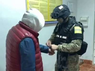 Шымкентте әкімдік қызметкерінен 10 миллион теңге талап еткен блогер ұсталды (ВИДЕО)