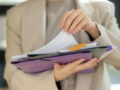 Аяғы ауыр әйелдердің атына заңсыз әлеуметтік төлемдерді рәсімдеген күдікті ұсталды