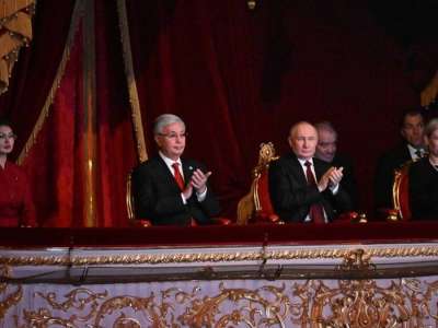 Қасым-Жомарт Тоқаев пен Владимир Путин гала-концертті тамашалады