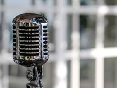 Астанадағы StandupAstana әзіл кешінің соңы дауға ұласты