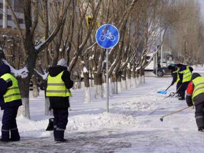 Елордада үш мыңға жуық жұмысшы қар тазалауға шықты