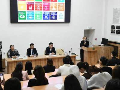 «Эко-Хаб» елордалық студенттерге қалдықтарды қайта өңдеудің маңыздылығы туралы түсіндірді