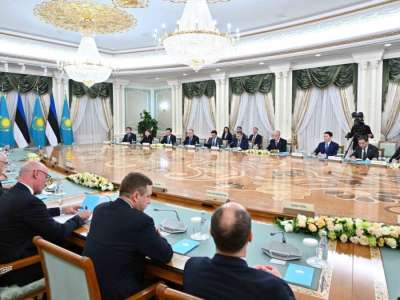 Қазақстан мен Эстония президенттері кеңейтілген құрамда келіссөз жүргізді