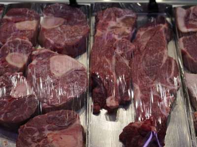 Елордада заңсыз жұмыс істеген цехтан 180 қап ет тәркіленді (ВИДЕО)