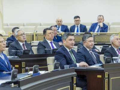 Қазақстанның мемлекеттік қарызының деңгейі төмен болуы тиіс деп есептеймін - Олжас Бектенов