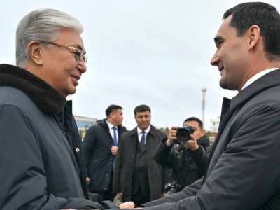 Қасым-Жомарт Тоқаев Сердар Бердімұхамедовті қарсы алды