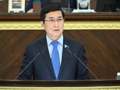 «Өмір мен өлім мәселесі»: Аймағамбетов дәрігерлерге қатысты заң қажет екенін айтты