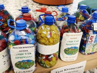 Астаналық оқушылар әлеуметтік экологиялық акцияға қатысып жатыр