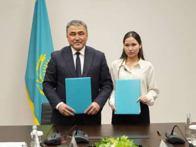 Министр ауадан су жинауға арналған ғылыми жоба авторымен кездесті