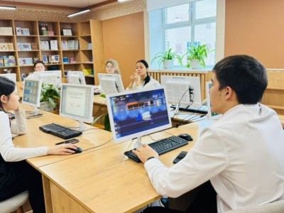 «Заң және тәртіп»: елордалық оқушылар арасында Qarzhy saqshysy ойыны өтіп жатыр