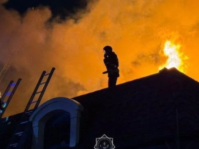 Елордада екі қабатты ғимараттан өрт шықты