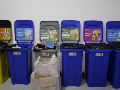 Заттарды қайта қолдану: студенттер елордалық эко-хабтың қалай жұмыс істейтінін көрді