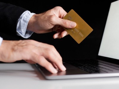 Бірнеше өңір тұрғыны казинода ұтылған алаяққа алданып қалды