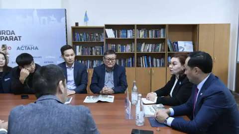 Астанада журналистер сенатор Бибігүл Жексенбаймен Президент Жолдауын талқылады