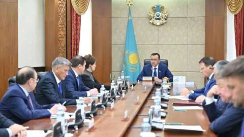 Депутаттар Сенат отырысының күн тәртібін бекітті