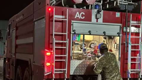 Құтқарушылар бүгін түнде өрт қаупіне байланысты екі қалада 52 адамды эвакуациялады