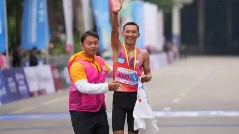 Шыңжаңдық этникалық қазақ жартылай марафонда рекорд жаңартты