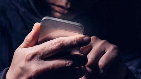 Киберполицейлер астаналық 87 жастағы қарияға ұрланған 39 млн теңгесін қайтарып берді