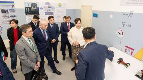 «Энергия үнемдеу балалардың көзімен»: Астаналық мектепке заманауи құралдармен жабдықталған физика кабинеті ашылды