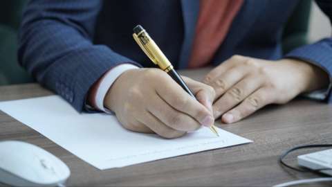 Үздіктерге жол ашық: мемлекеттік қызметке іріктеусіз қабылдау мүмкіндігі