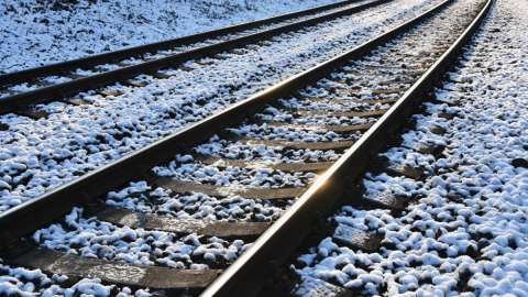 Көлік полицейлері теміржолдағы бақылауды күшейтті