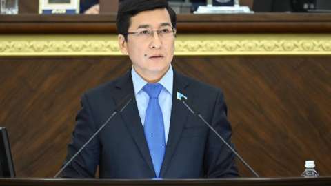 «Өмір мен өлім мәселесі»: Аймағамбетов дәрігерлерге қатысты заң қажет екенін айтты