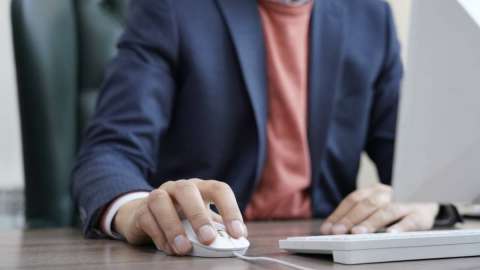 Мемлекеттік қызметшілердің санаттарын нақты белгілеу керек – Президент