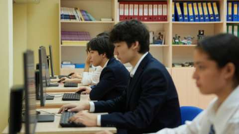 «Qarzhy Saqshysy»: жасөспірімдер арасында республикалық компьютерлік ойын өтіп жатыр