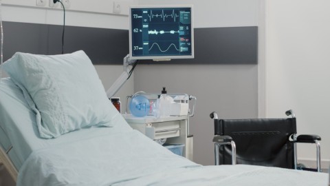 Астанада көпқабатты үйдегі өрттен зардап шеккен 11 жастағы қыз бала қайтыс болды