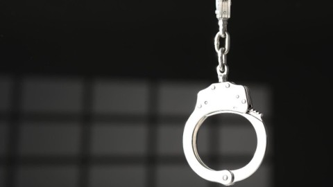 Көлік басқаруына тыйым салынған мас әйел машина жүргізіп, бас бостандығынан айырылды