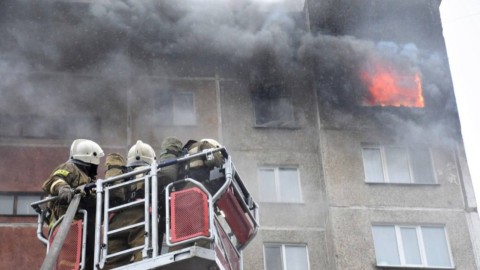 Астанада көпқабатты тұрғын үйден шыққан өрт сөндірілді