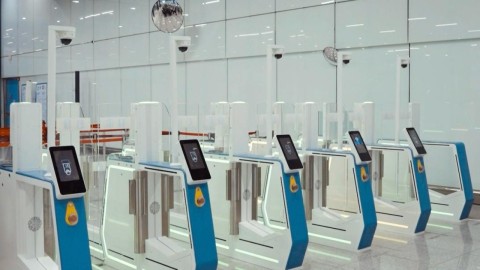 Астана әуежайында автоматты гейттер іске қосылды: шекарадан өту 20 секундты алады (ВИДЕО)