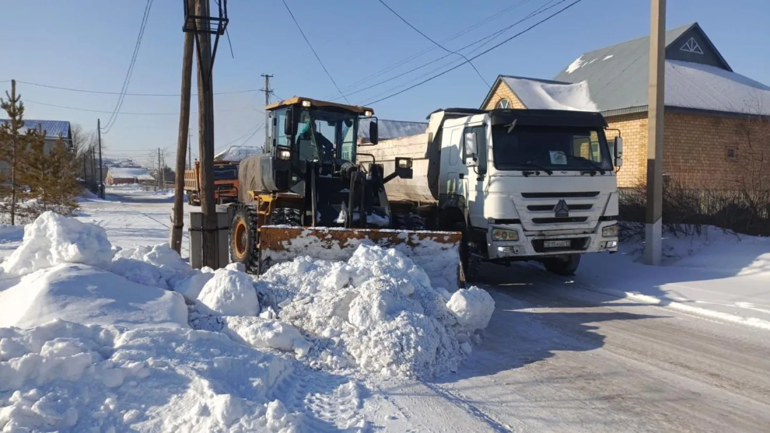 Елордада түнгі қар тазалауға тоғыз жүзге жуық техника шықты