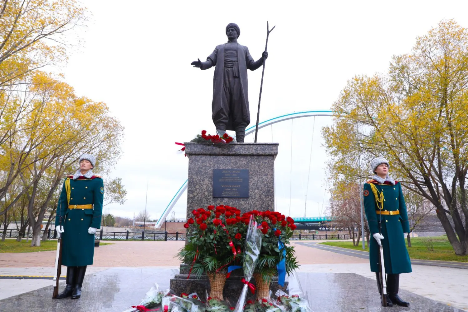 Астанада Юнус Эмренің ескерткіші ашылды